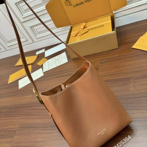 LV M25354 Low Key Hobo PM