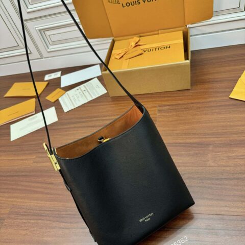 LV M25352 Low Key Hobo PM