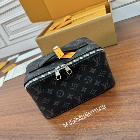 LV M11508 Toiletry Bag