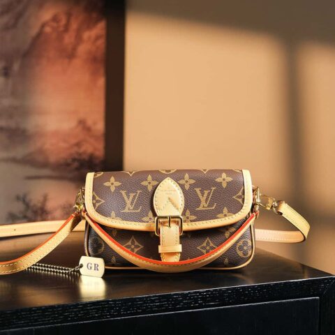 LV M83298 当季新款 NANO DIANE 手袋