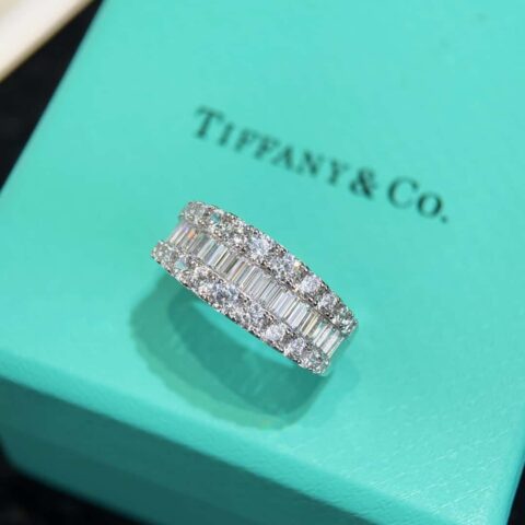 ❗️新品❗️ 新款☑️TIFFANY&Co. 半满钻方钻戒指