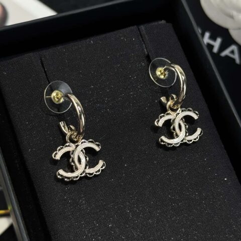 ❗️新品❗️☀️新款☑️ 香奈儿c2双c蕾丝边耳钉耳环 ☀️
