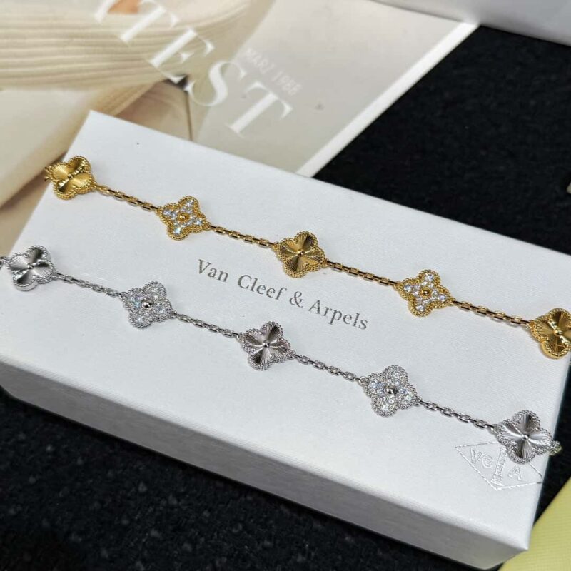 ❗️CNC版本❗️ ☀️Van Cleef &Arpels 梵克雅宝间钻镭雕四叶草五花手链 ☀