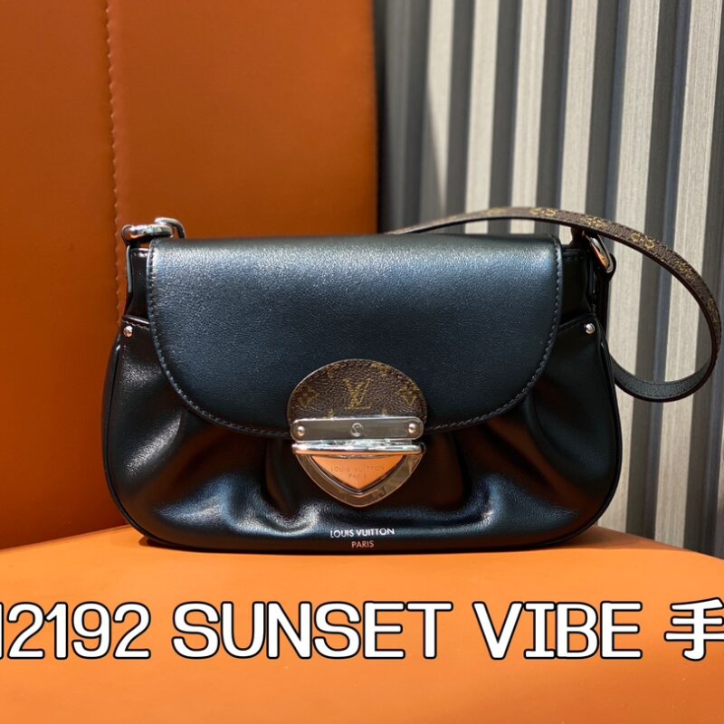 【原单精品】M12192黑色全皮 腋下包元宝包系列 当季新款 SUNSET VIBE 手袋