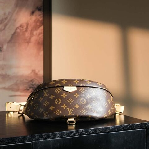 LV 𝐁𝐔𝐌𝐁𝐀𝐆 芯片菱形跳动码腰包系列 #M𝟒𝟑𝟔𝟒𝟒