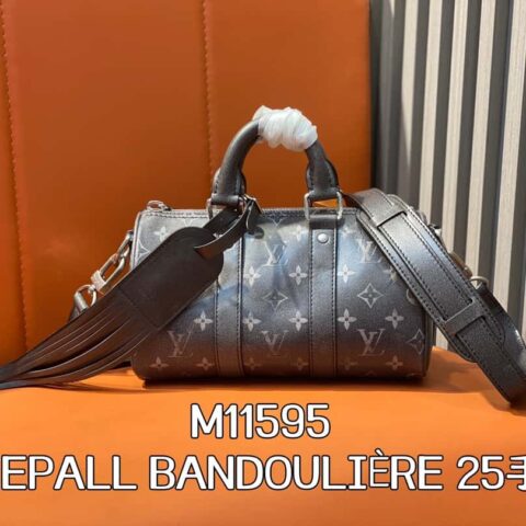 【原单精品】M11595黑色全皮 男包枕头包系列 KEEPALL BANDOULIÈRE 25手袋