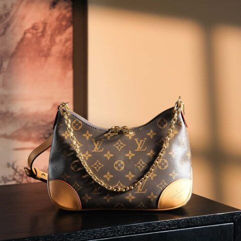 LV 𝐁𝐎𝐔𝐋𝐎𝐆𝐍𝐄芯片菱形跳动牛角包系列#M𝟒𝟓𝟖𝟑𝟐