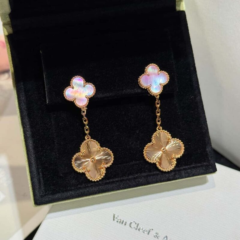 ❗️CNC版本❗️ ☀️Van Cleef &Arpels 梵克雅宝粉贝镭雕四叶草耳拍耳环耳钉 ☀