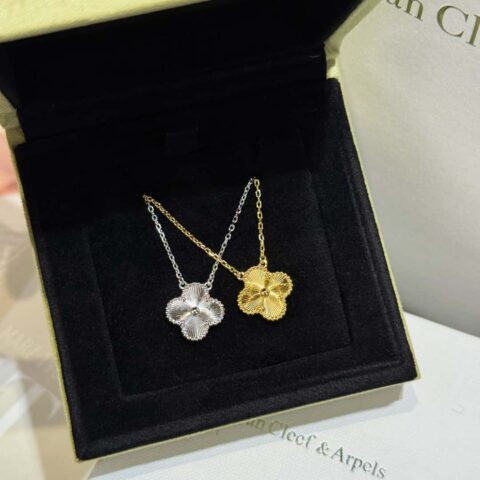 ❗️CNC版本❗️  ☀️Van Cleef &Arpels 梵克雅宝镭雕四叶草项链 ☀