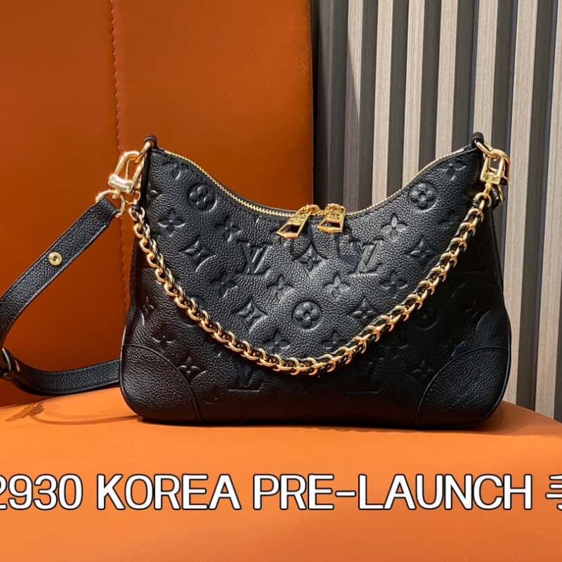 【原单精品】M12930黑色全皮压花 链条包牛角包系列 KOREA PRE-LAUNCH 手袋