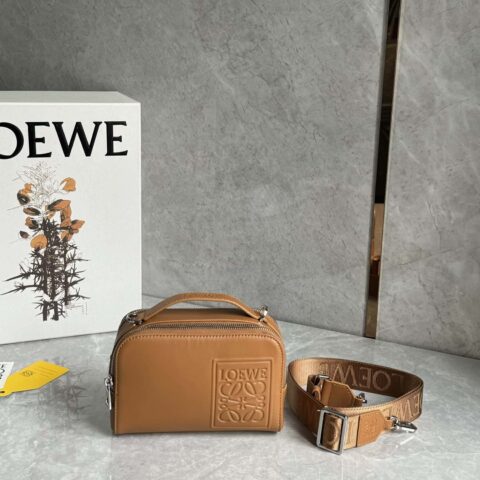LOEWE 横款版型 情侣款 相机包 0688焦糖色