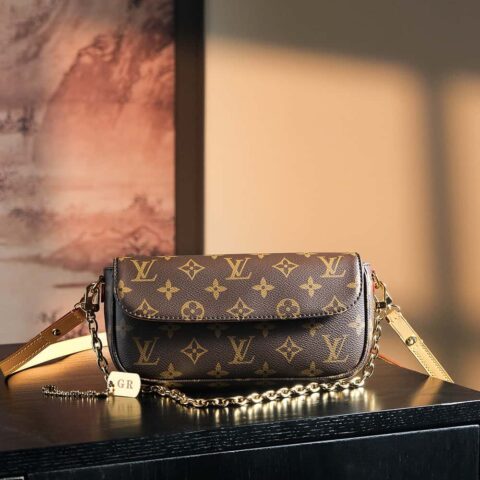 LV 𝐖𝐀𝐋𝐋𝐄𝐓 𝐎𝐍 𝐂𝐇𝐀𝐈𝐍 𝐈𝐕𝐘芯片菱形跳动码系列 #M𝟖𝟏𝟗𝟏𝟏
