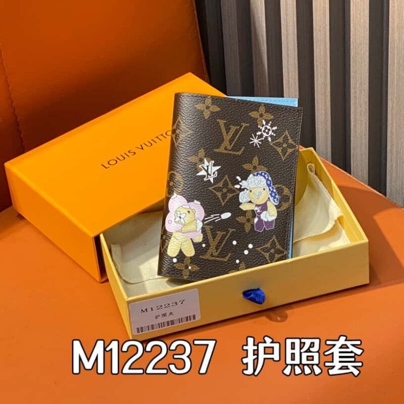【原单精品】M12237蓝色 圣诞款 秋冬新款 护照夹护照套 M12219红色 Candy Factory 系列