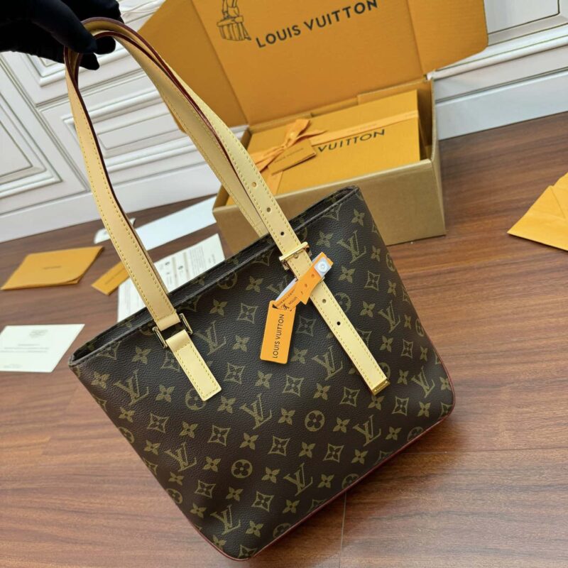 LV M12095 Piano