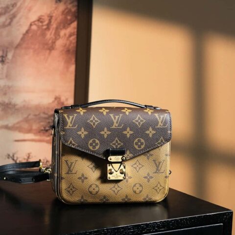 LV M11941 Pochette Métis Backpack