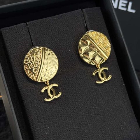 ❗️新品❗️☀️新款☑️ 香奈儿c2双c金色字母圆盘熔岩耳钉耳环 ☀️