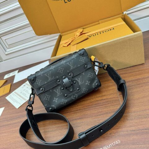 LV M11743 Soul Trunk
