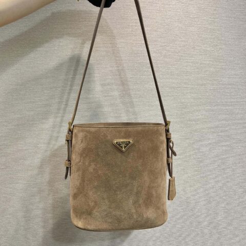 PRADA🎉新款水桶包🎉1BE078绒皮大号🎉🎉
