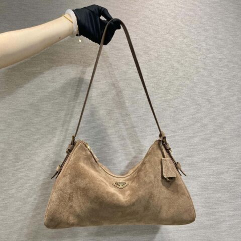PRADA🎉新款Aimee腋下包🎉1BC228绒皮🎉🎉