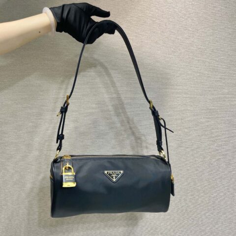 PRADA🎉新款🎉1BC233尼龙锁头包🎉