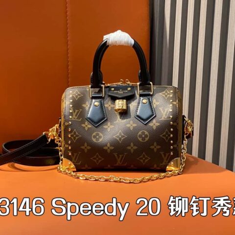 【原单精品】M13146老花黑皮 走秀款枕头包系列 Speedy 20 铆钉秀款 Lv枕头