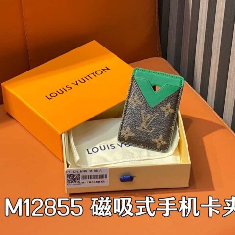 【原单精品】M12855老花绿色 磁吸式手机卡夹