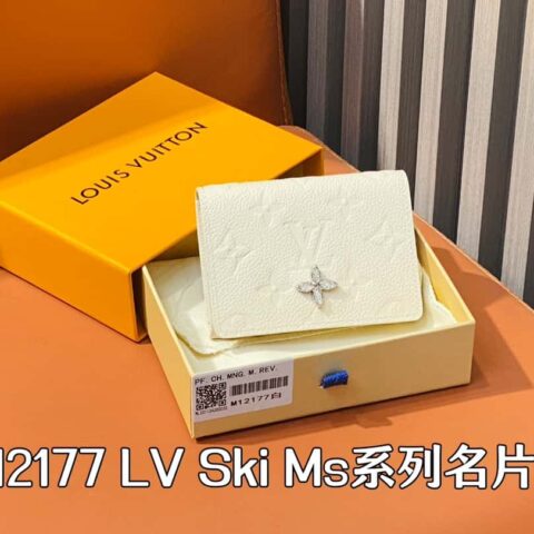 【原单精品】M12177珠光白全皮压花 名片夹钱包系列 LV Ski Ms系列名片夹