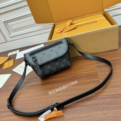 LV M12806 当季新款 PULSE 迷你手袋