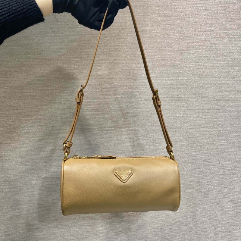 PRADA🎉新款腋下包🎉1NE058A小牛皮/1BC239🎉🎉棕色