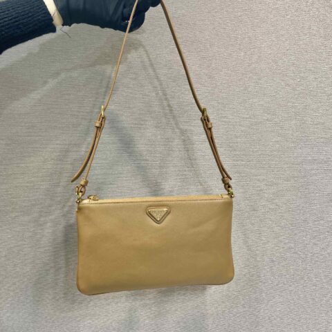 PRADA🎉新款腋下包🎉1NE545A小牛皮/1BC238🎉🎉棕色