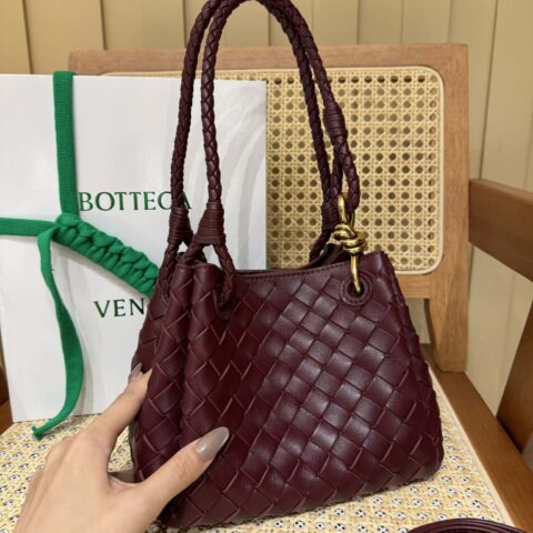 BV 𝙋𝙖𝙧𝙖𝙘𝙝𝙪𝙩𝙚小号 巴罗洛酒红 796569