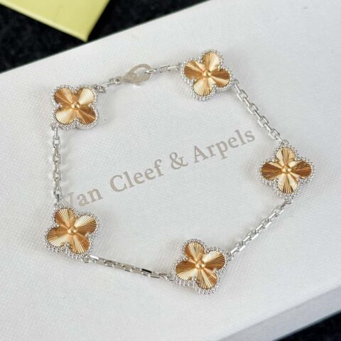 🎄圣诞限定款 ☀️Van Cleef &Arpels 梵克雅宝圣诞节限定款镭雕五花四叶草手链 ☀