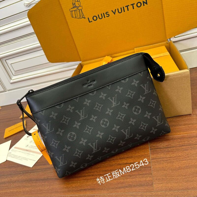 LV M82543 POCHETTE VOYAGE SOUPLE 手拿包
