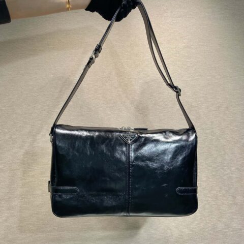 PRADA🎉新品油腊皮🎉2VH187邮差包🎉🎉
