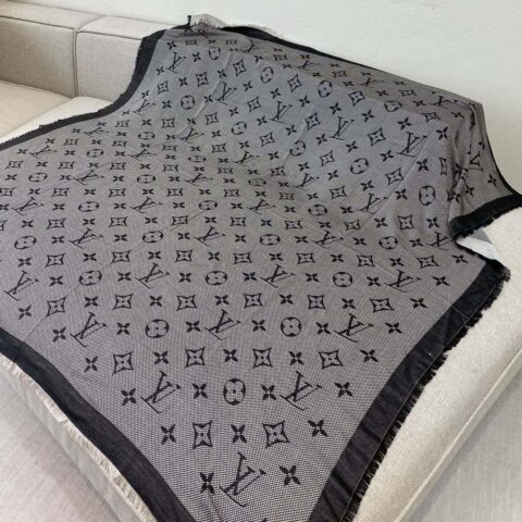 𝐋𝐨𝐮𝐢𝐬 𝐯𝐮𝐢𝐭𝐭𝐨𝐧₀『NEO NATTÉ MONOGRAM 披肩』方巾🔳M73677