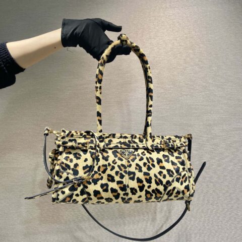 PRADA🎉LusSolf印花豹纹🎉1BA426🎉🎉