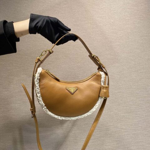 PRADA🎉羊皮毛Moon手袋🎉1BC194新品🎉🎉
