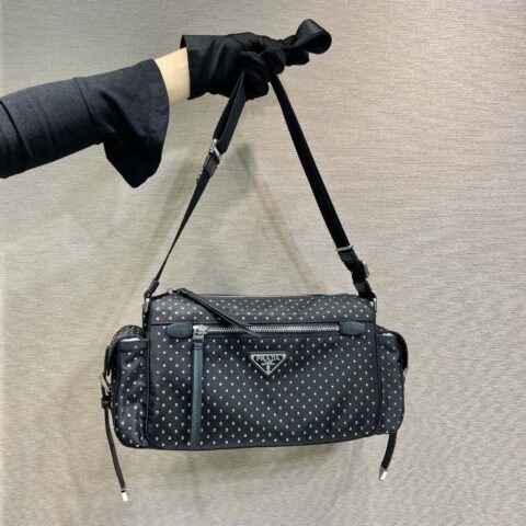 PRADA🎉新品🎉1BC236铆钉🎉🎉