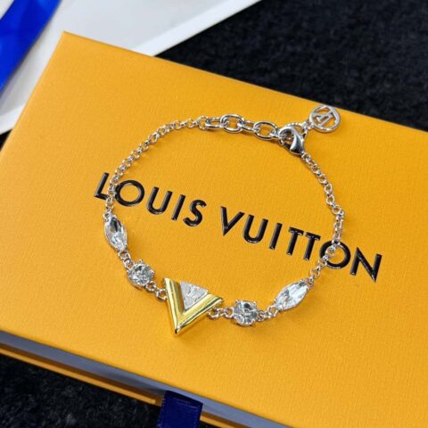 ❗️新品❗️ ☀Louis Vuitton 路易威登V字母手链 ☀