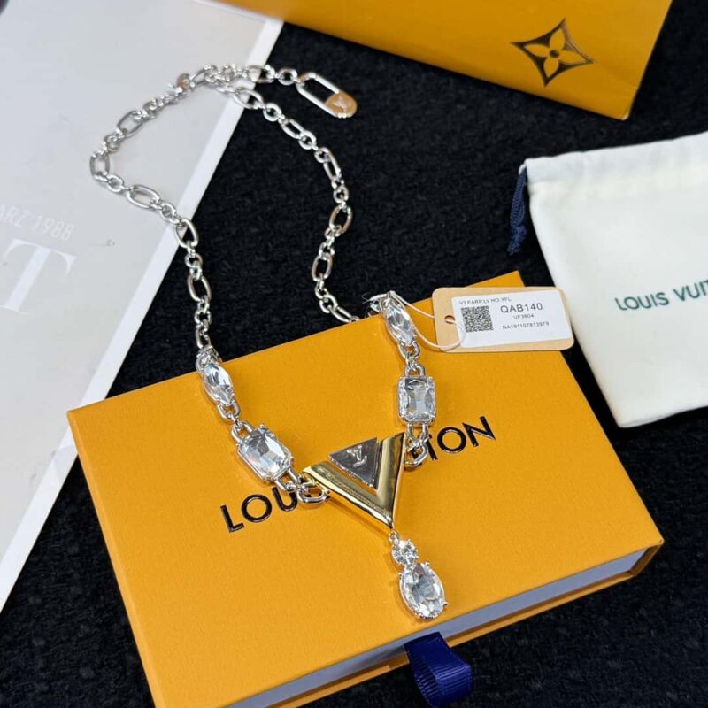 ❗️新品❗️ ☀Louis Vuitton 路易威登V字母项链 ☀