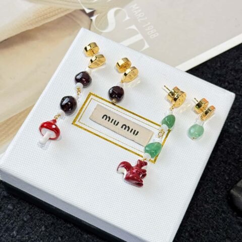 ❗️新品❗️【款式】MIU MIU缪缪松鼠蘑菇耳钉耳环