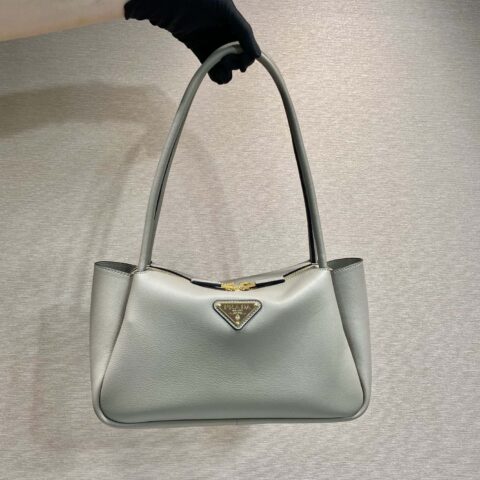 PRADA🎉新品🎉1BA444肩背款/灰色🎉🎉