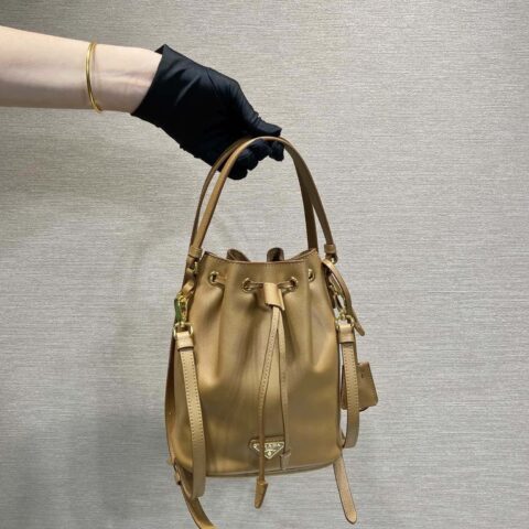 PRADA🎉小牛皮水桶包🎉1BE067新品🎉🎉棕色
