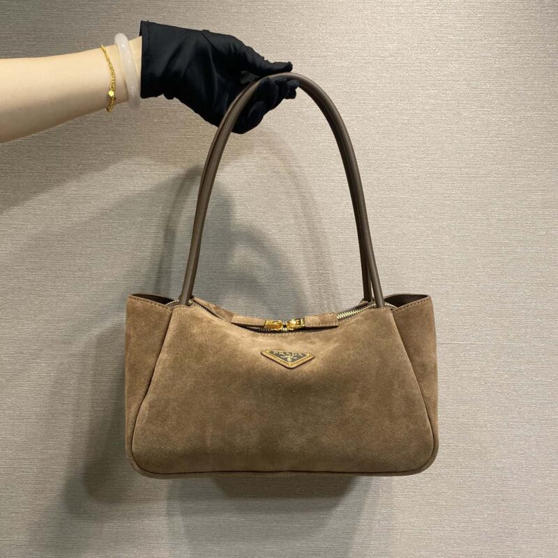 PRADA🎉新品🎉1BA444肩背款/磨砂皮🎉🎉