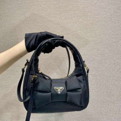 PRADA🎉蝴蝶结🎉1BC241腋下包🎉🎉