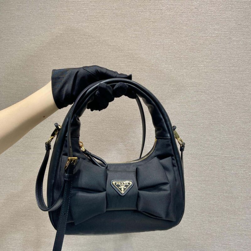 PRADA🎉蝴蝶结🎉1BC241腋下包🎉🎉