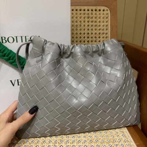 BV 中号Dustbag手拿包 796728银灰色