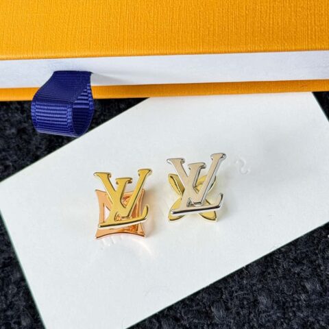 ❗️新品❗️ ☀原单货  ☀Louis Vuitton 路易威登LV字母菱形耳钉耳环 ☀