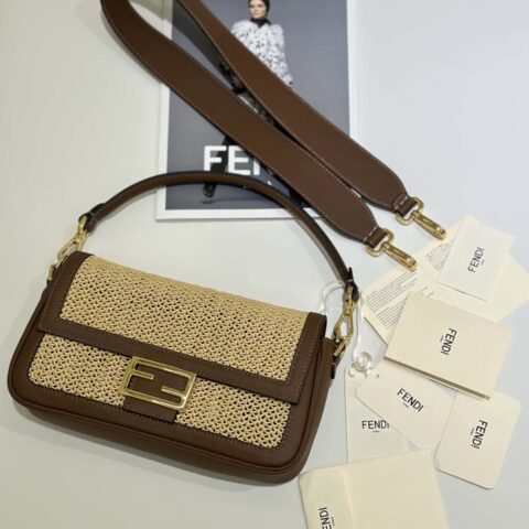 FENDI Baguette 纯手工编织拉菲草手袋 款号：款号：8666L红棕