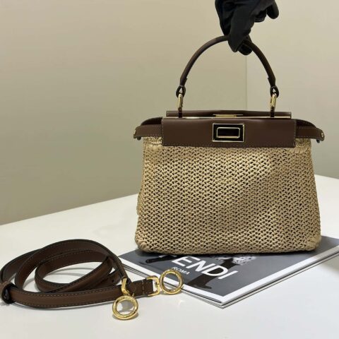 FENDI 拉菲草系列Peekaboo纯手工编织 款号8667
